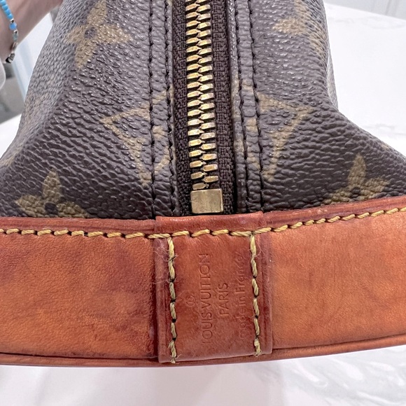 LOUIS VUITTON Alma Vintage Monogram Handbag Monogram Canvas - Picture 11 of 14